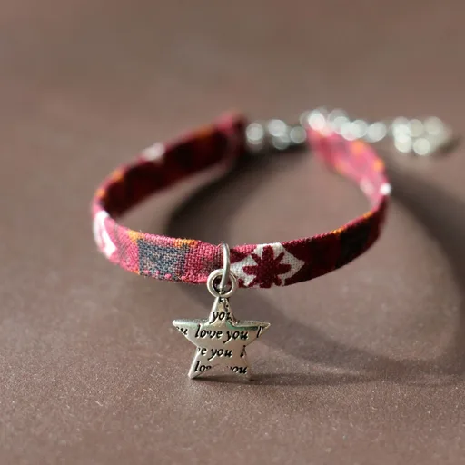 Bracelet en tissu avec breloque étoile ⭐