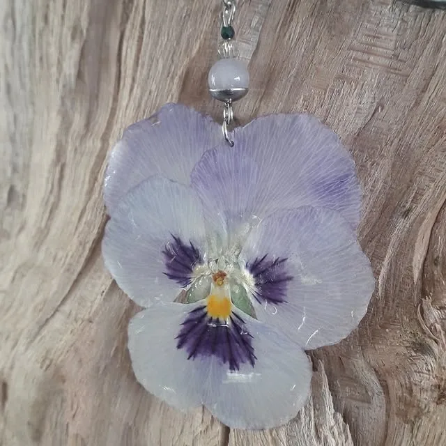 Collier avec véritable pensée immortalisée